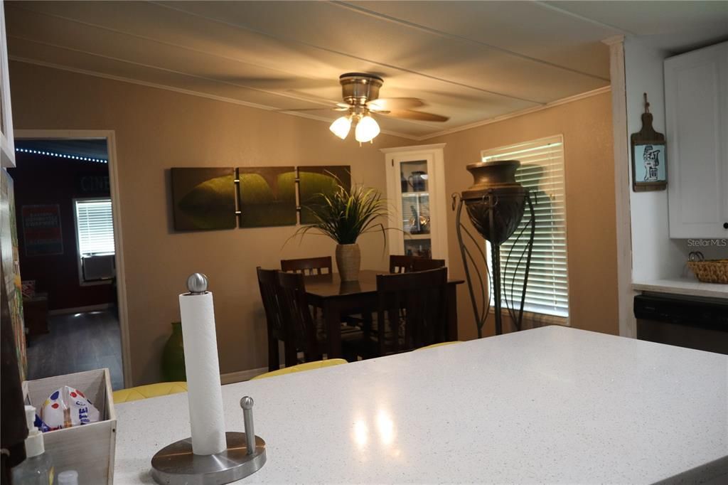 На продажу: $140,000 (3 спален, 2 ванн, 1568 Квадратных фут)