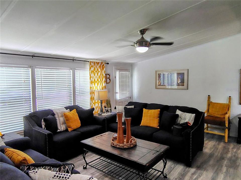 На продажу: $140,000 (3 спален, 2 ванн, 1568 Квадратных фут)