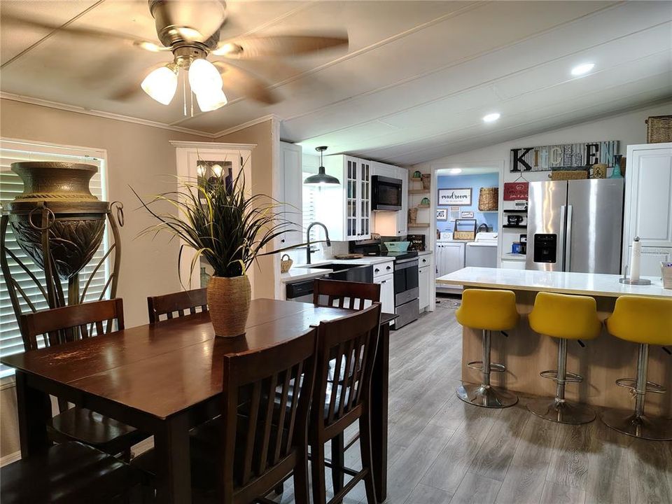 На продажу: $140,000 (3 спален, 2 ванн, 1568 Квадратных фут)