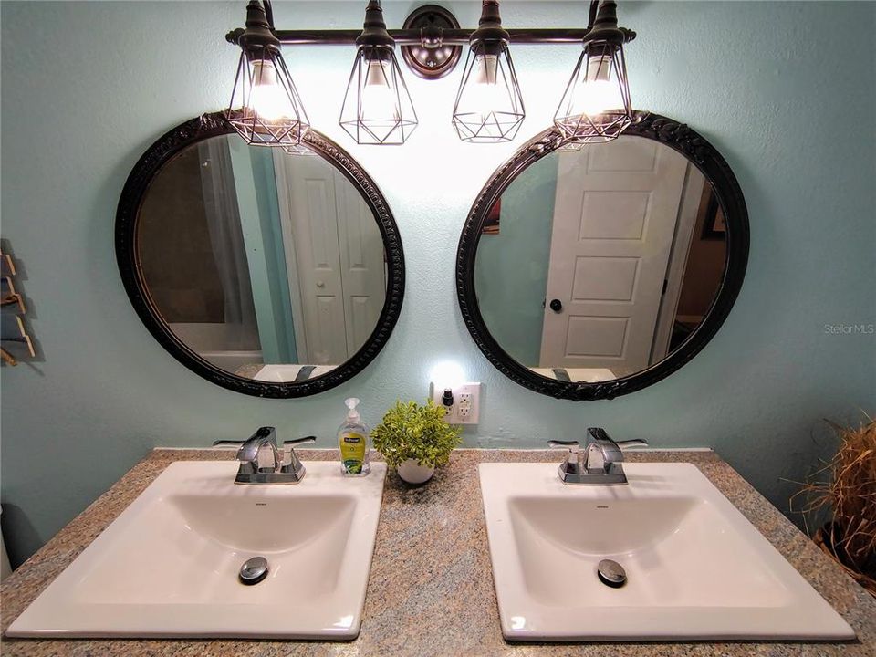 На продажу: $140,000 (3 спален, 2 ванн, 1568 Квадратных фут)