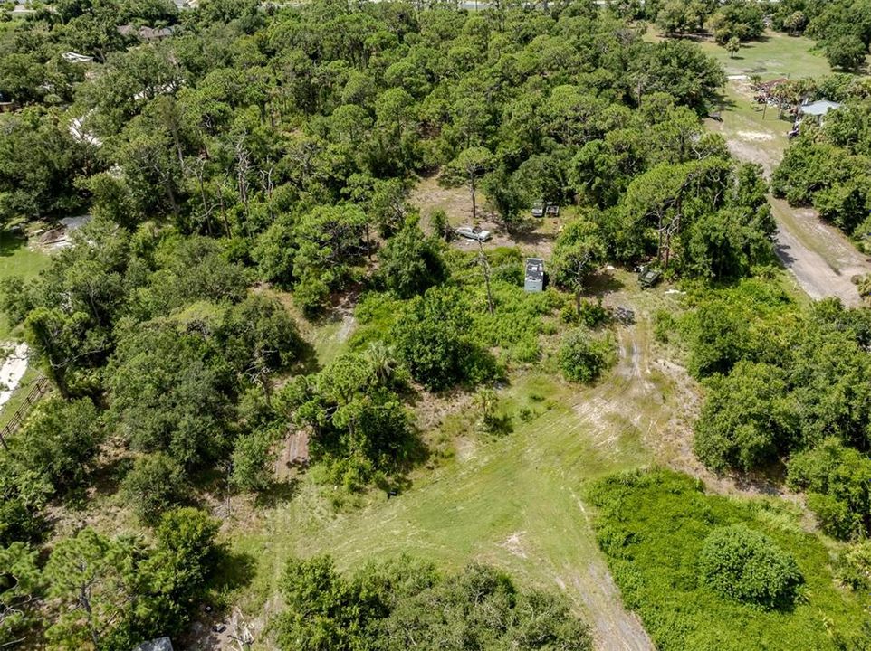 待售: $850,000 (9.50 acres)