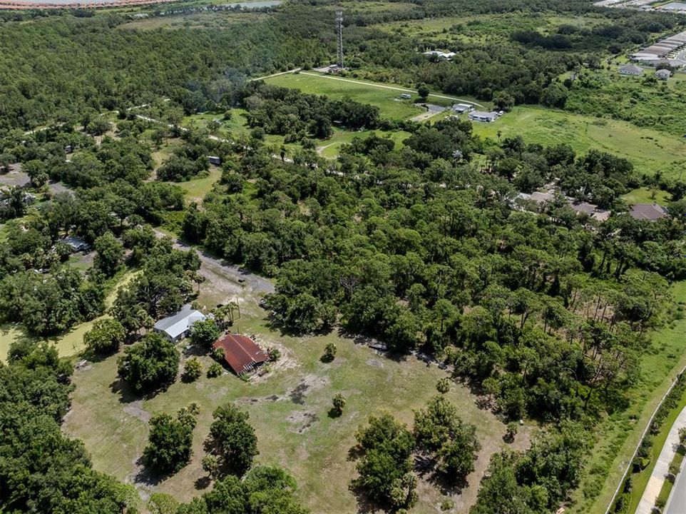 待售: $850,000 (9.50 acres)