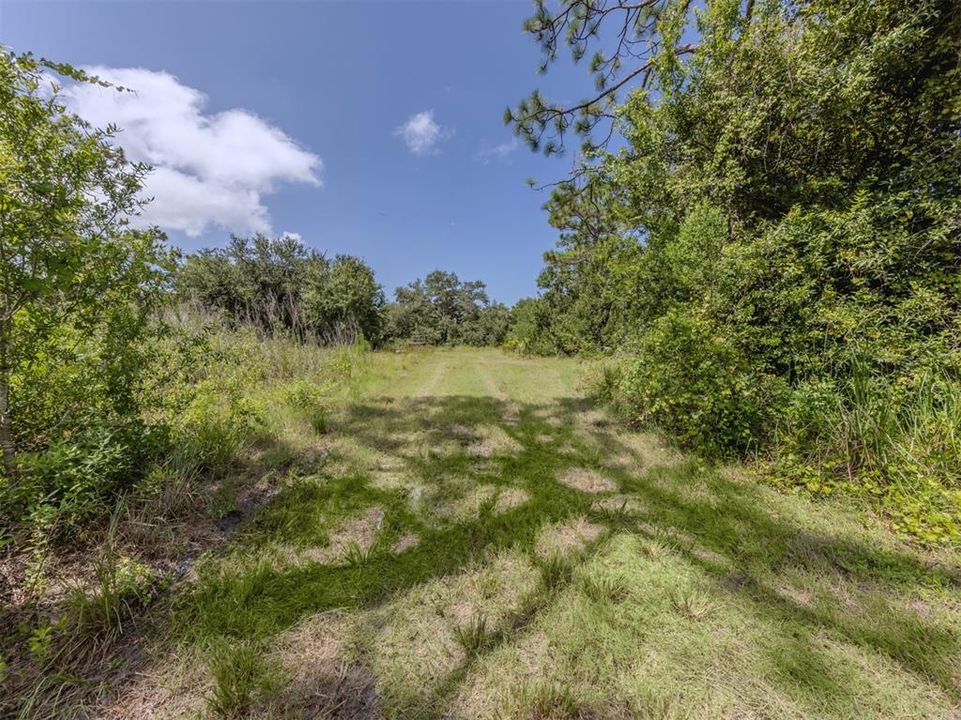 待售: $850,000 (9.50 acres)