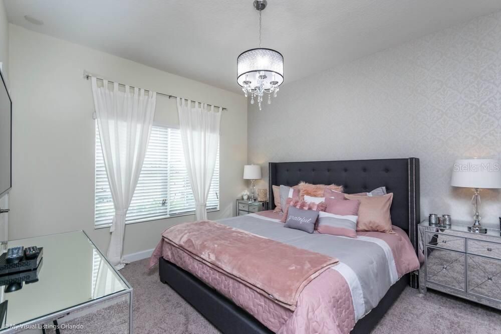 For Sale: $499,900 (4 beds, 3 baths, 1902 Square Feet)