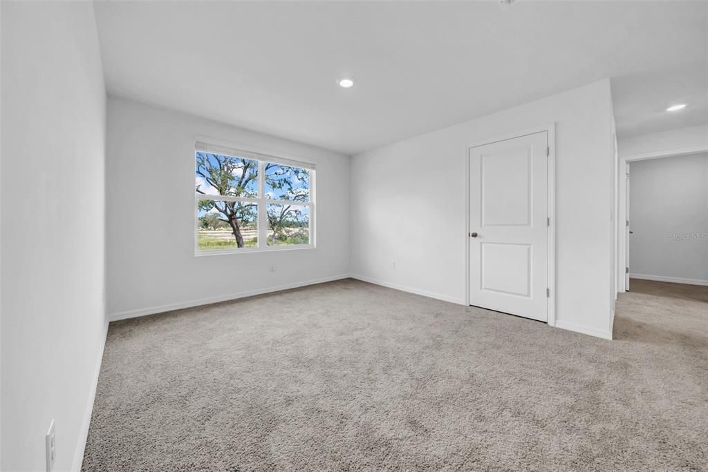 For Rent: $3,100 (5 beds, 3 baths, 2605 Square Feet)