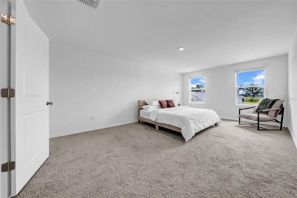 For Rent: $3,100 (5 beds, 3 baths, 2605 Square Feet)