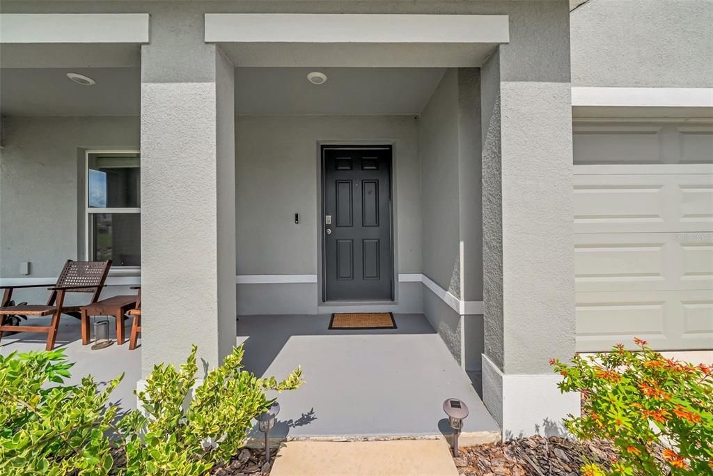 For Rent: $3,100 (5 beds, 3 baths, 2605 Square Feet)