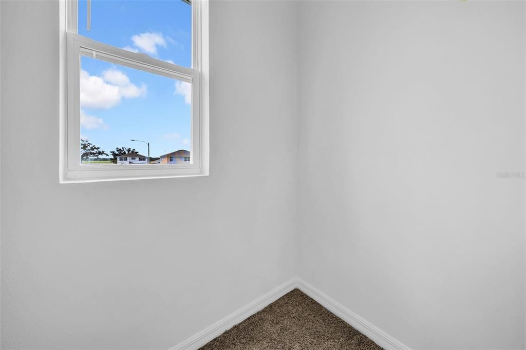 For Rent: $3,100 (5 beds, 3 baths, 2605 Square Feet)