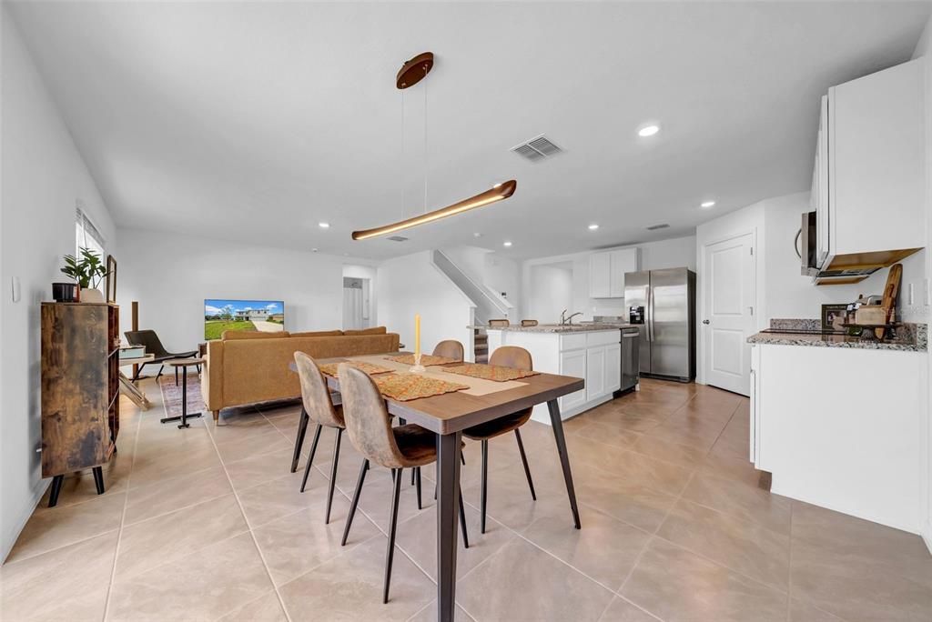 For Rent: $3,100 (5 beds, 3 baths, 2605 Square Feet)