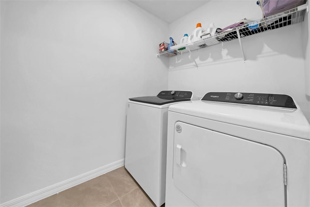 For Rent: $3,100 (5 beds, 3 baths, 2605 Square Feet)