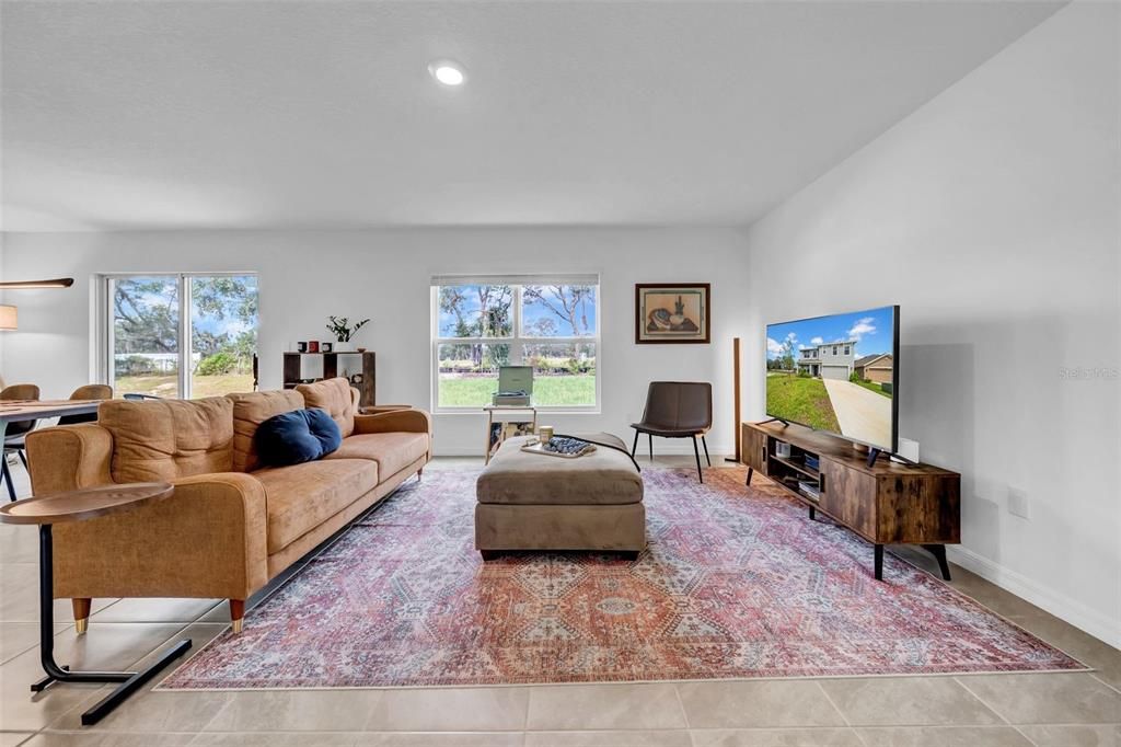 For Rent: $3,100 (5 beds, 3 baths, 2605 Square Feet)