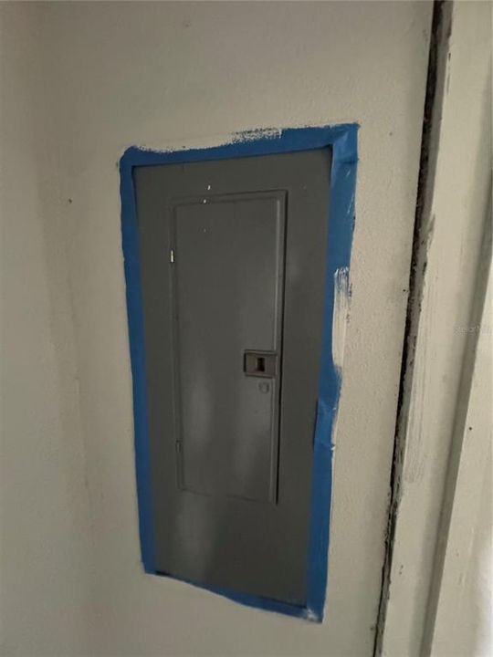 待售: $160,000 (4 贝兹, 2 浴室, 1200 平方英尺)