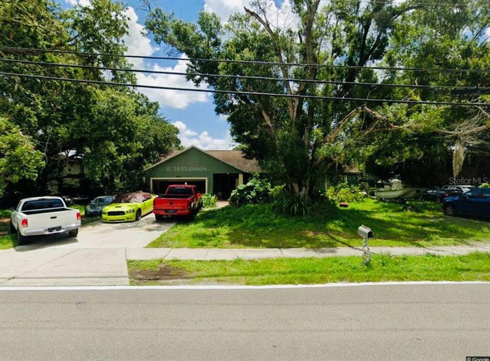 最近售出: $640,000 (6 贝兹, 3 浴室, 2222 平方英尺)