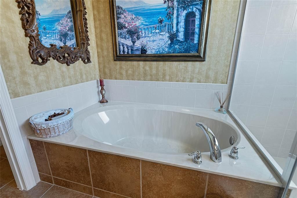 Active With Contract: $489,900 (3 beds, 2 baths, 1678 Square Feet)