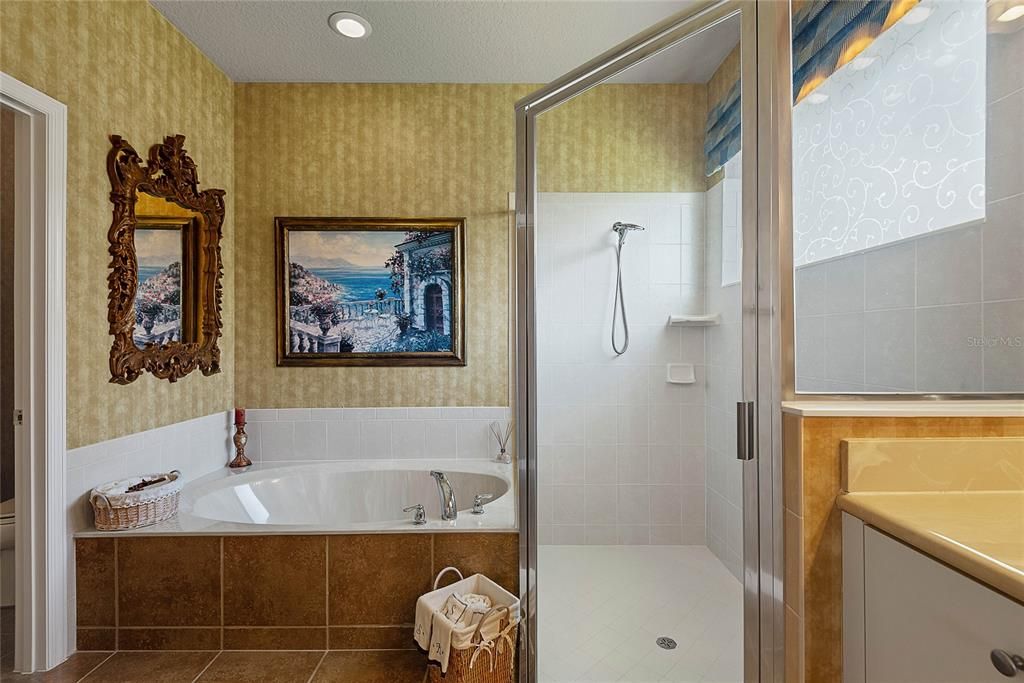 Active With Contract: $489,900 (3 beds, 2 baths, 1678 Square Feet)