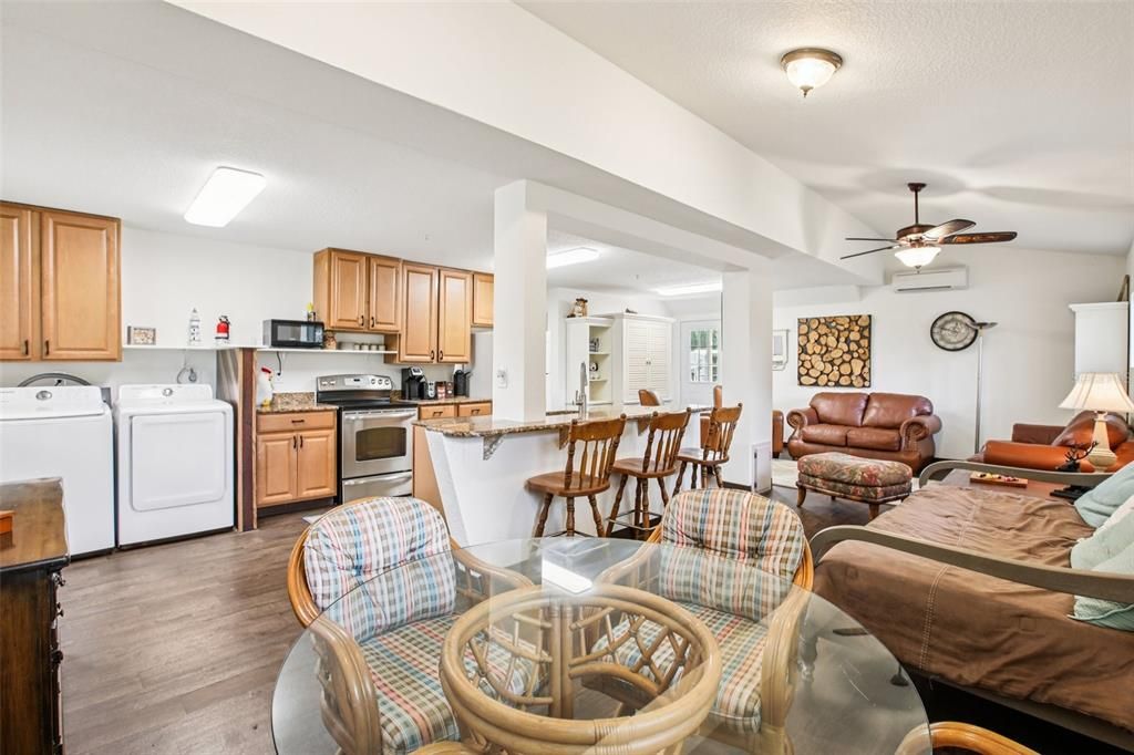 待售: $1,175,000 (3 贝兹, 2 浴室, 2636 平方英尺)