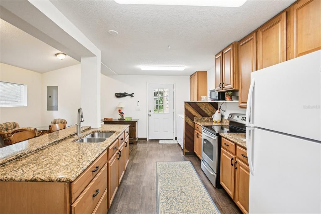 待售: $1,175,000 (3 贝兹, 2 浴室, 2636 平方英尺)