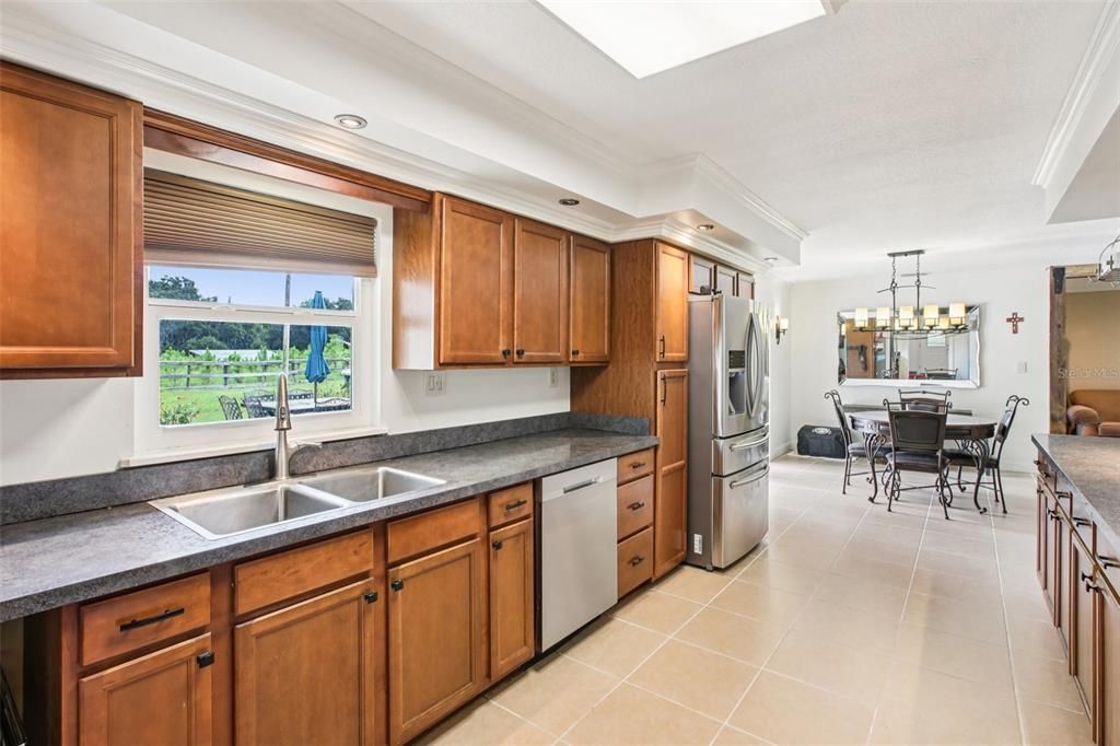 待售: $1,175,000 (3 贝兹, 2 浴室, 2636 平方英尺)