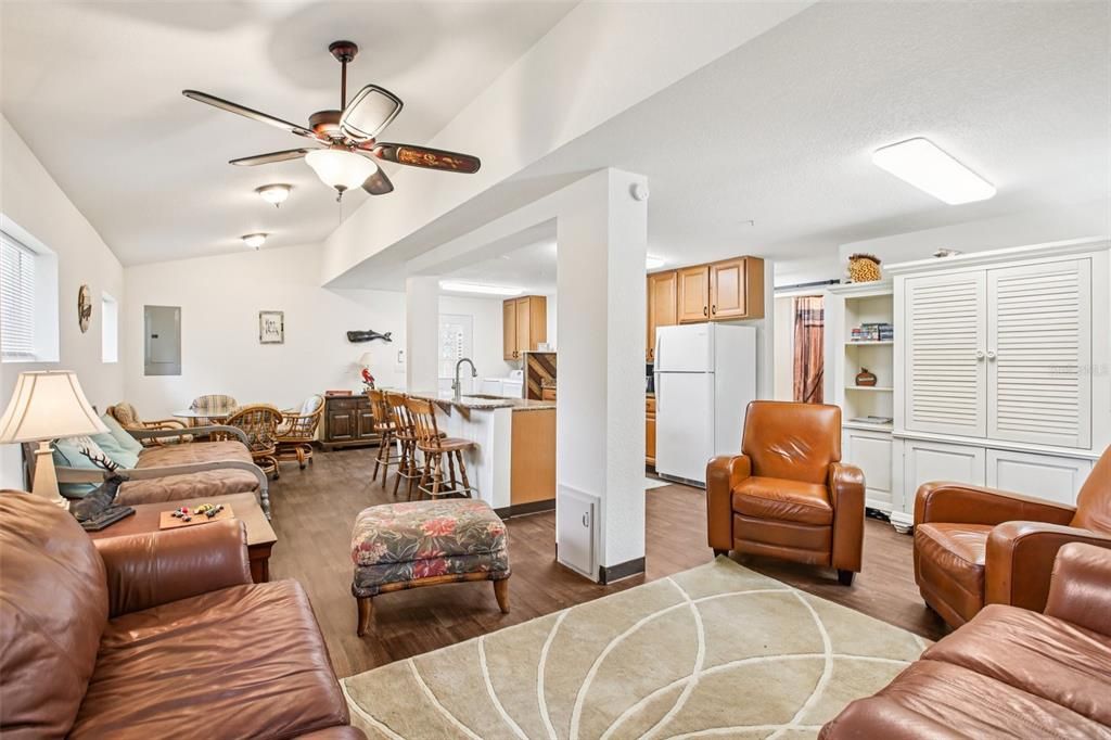 待售: $1,175,000 (3 贝兹, 2 浴室, 2636 平方英尺)