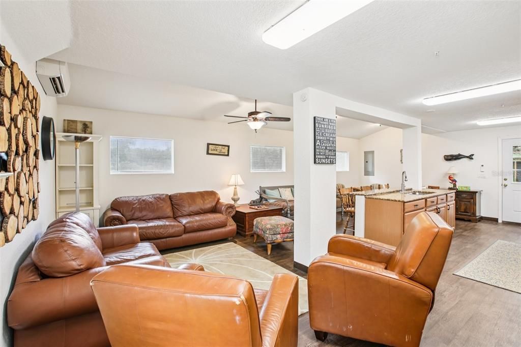 待售: $1,175,000 (3 贝兹, 2 浴室, 2636 平方英尺)