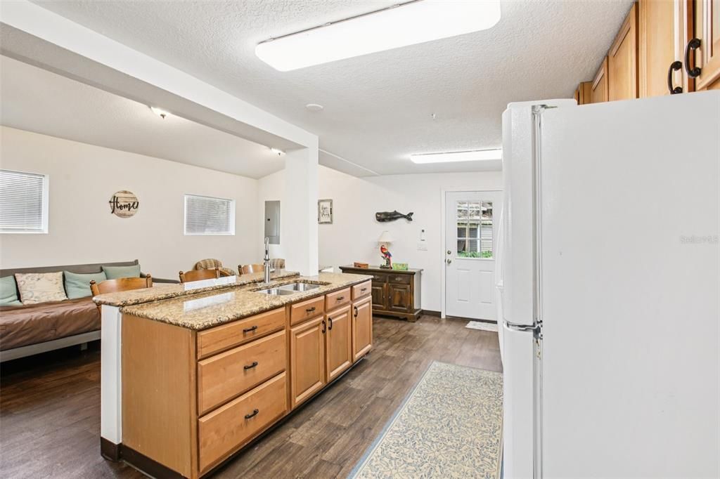 待售: $1,175,000 (3 贝兹, 2 浴室, 2636 平方英尺)