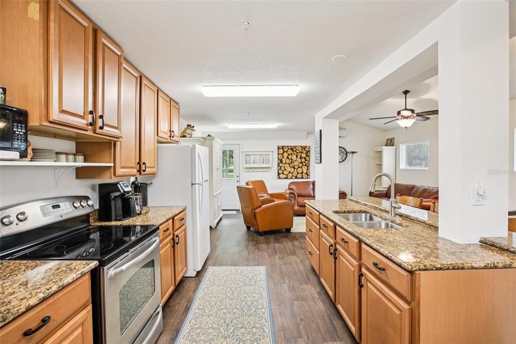 待售: $1,175,000 (3 贝兹, 2 浴室, 2636 平方英尺)