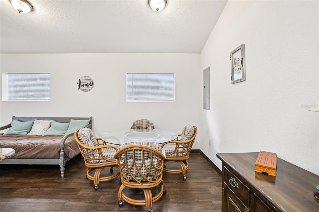 待售: $1,175,000 (3 贝兹, 2 浴室, 2636 平方英尺)