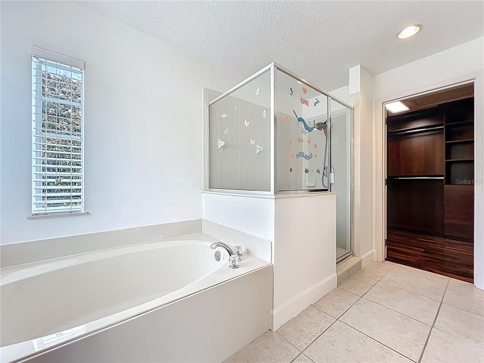 For Sale: $850,000 (5 beds, 3 baths, 3742 Square Feet)