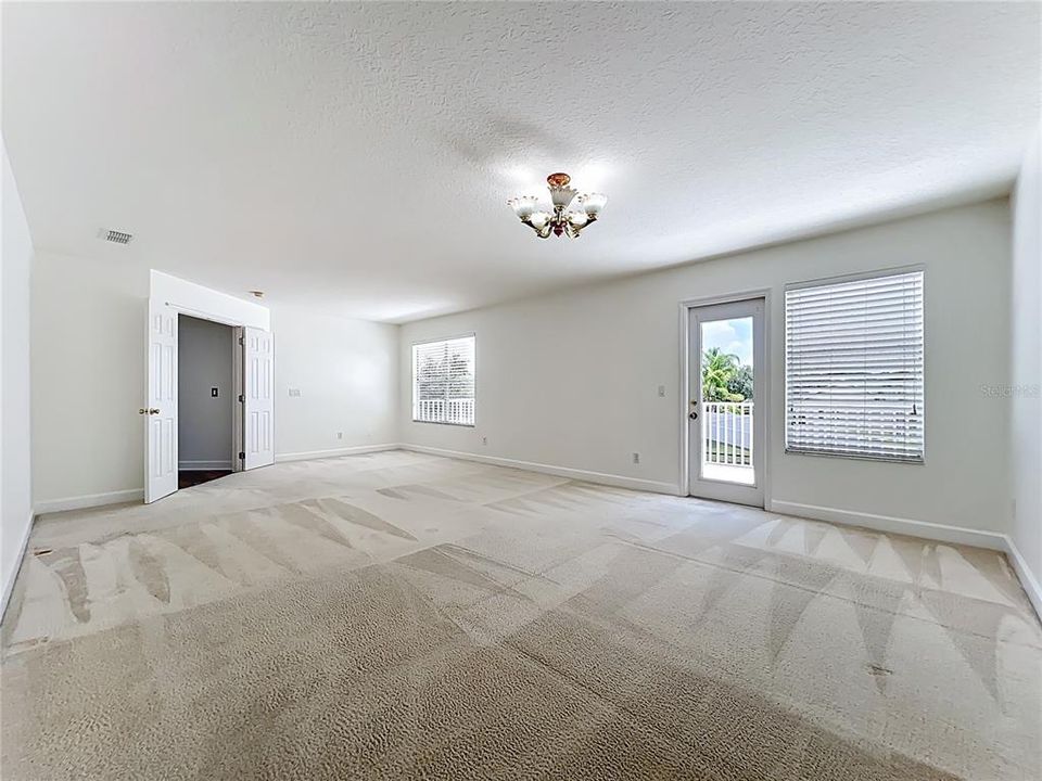 For Sale: $850,000 (5 beds, 3 baths, 3742 Square Feet)