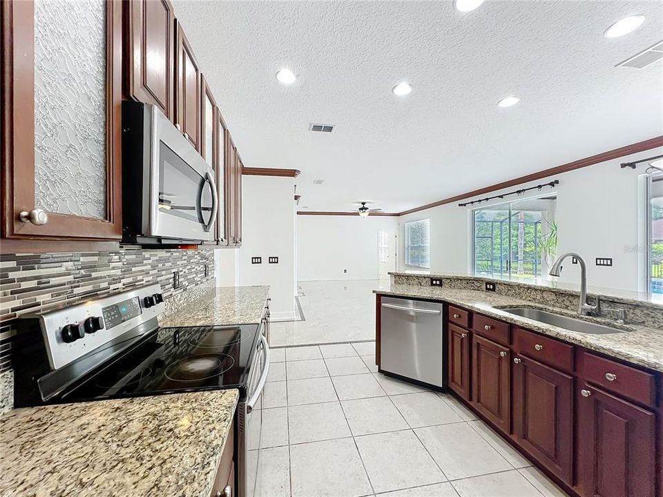 For Sale: $850,000 (5 beds, 3 baths, 3742 Square Feet)