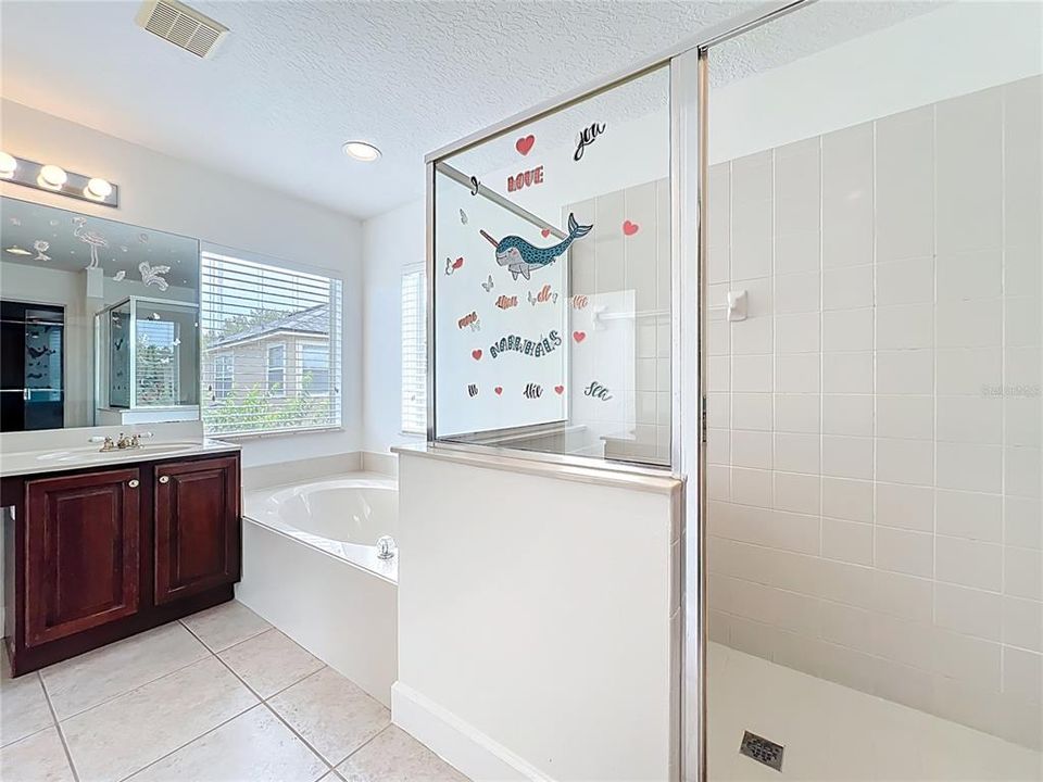 For Sale: $850,000 (5 beds, 3 baths, 3742 Square Feet)