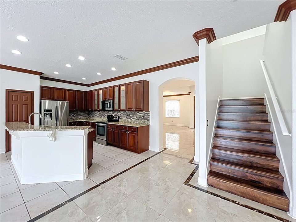 For Sale: $850,000 (5 beds, 3 baths, 3742 Square Feet)