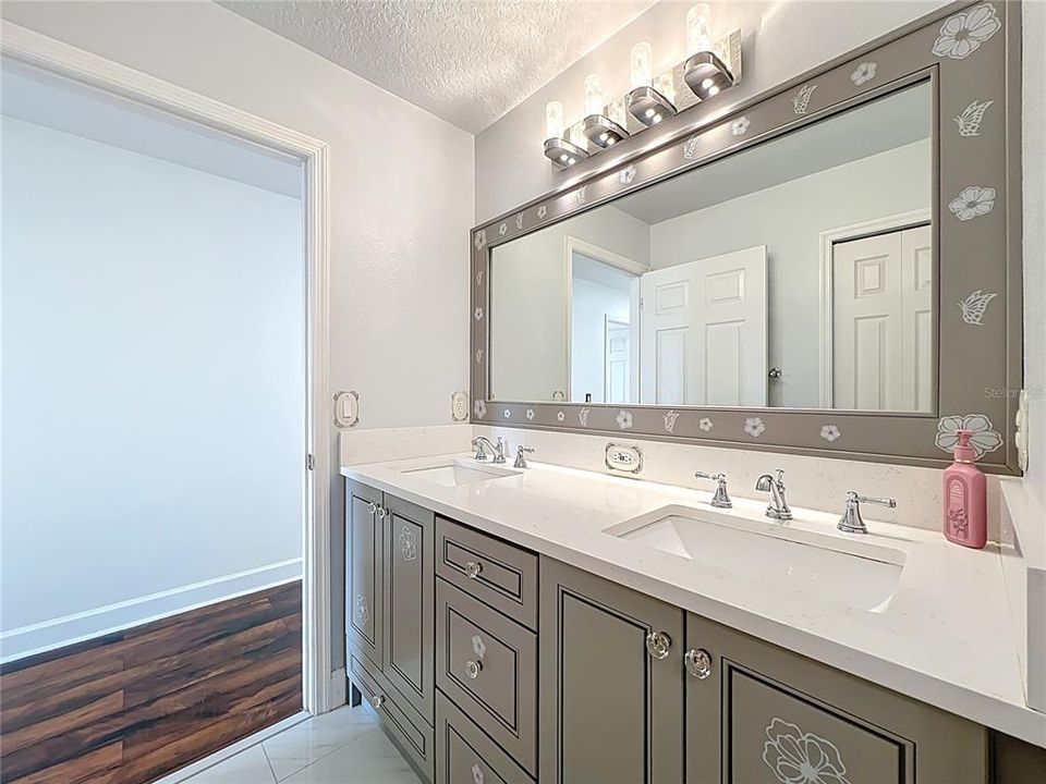 For Sale: $850,000 (5 beds, 3 baths, 3742 Square Feet)