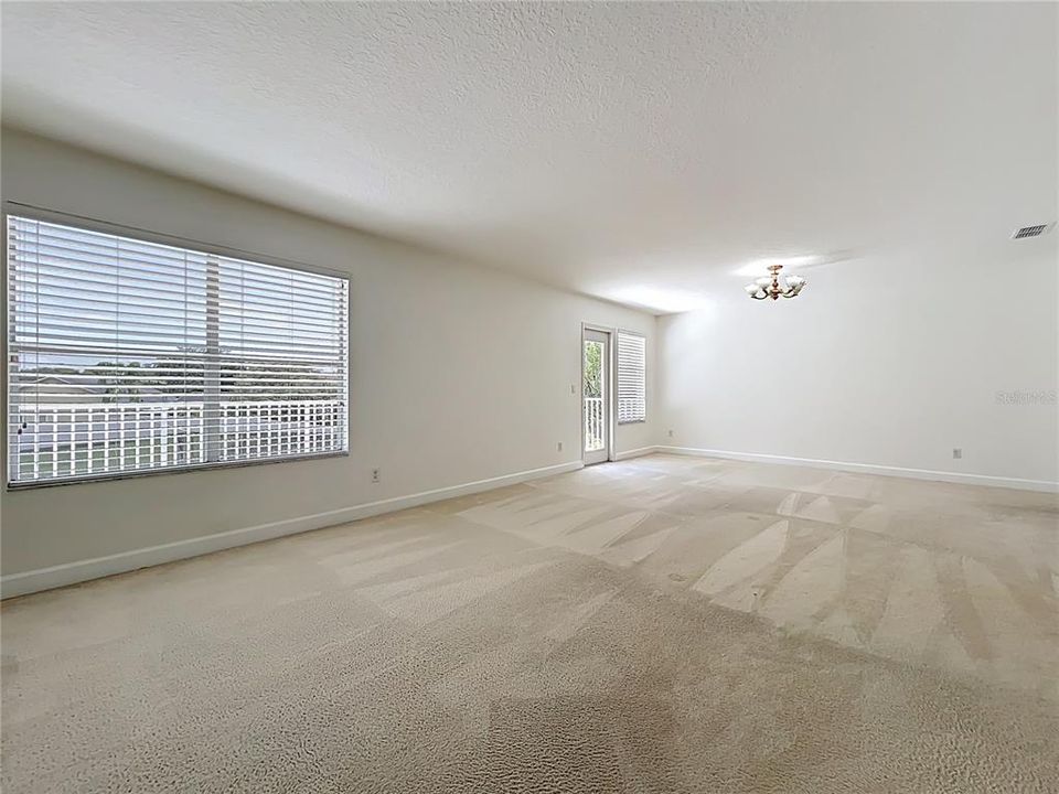 For Sale: $850,000 (5 beds, 3 baths, 3742 Square Feet)