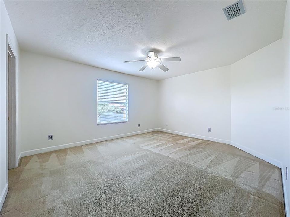 For Sale: $850,000 (5 beds, 3 baths, 3742 Square Feet)