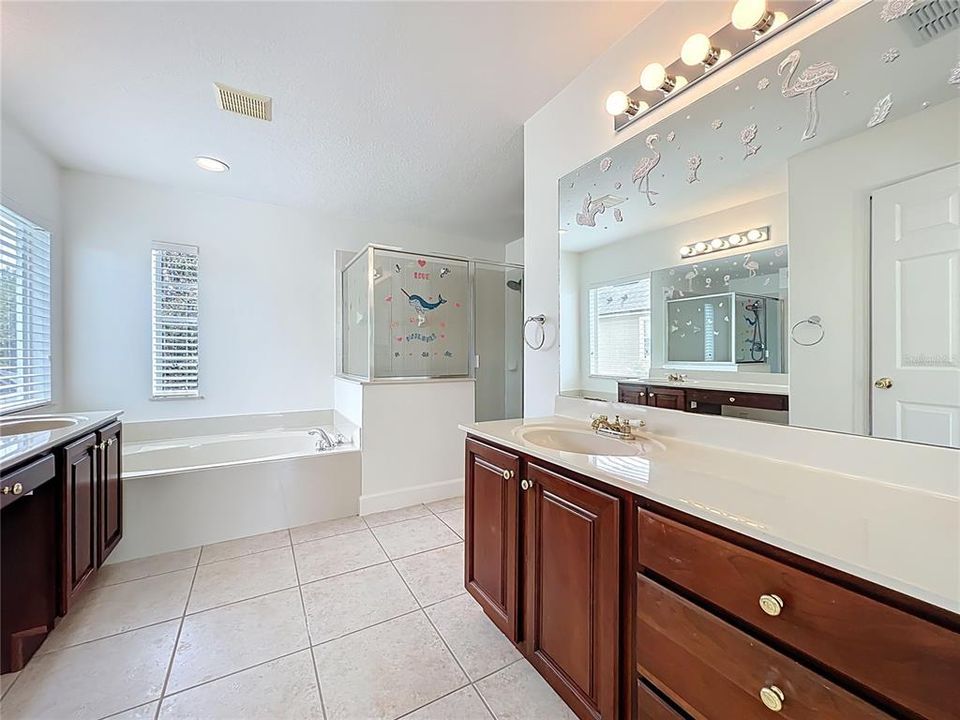 For Sale: $850,000 (5 beds, 3 baths, 3742 Square Feet)