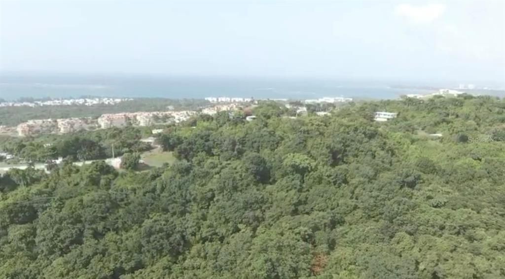 На продажу: $899,999 (24.28 acres)