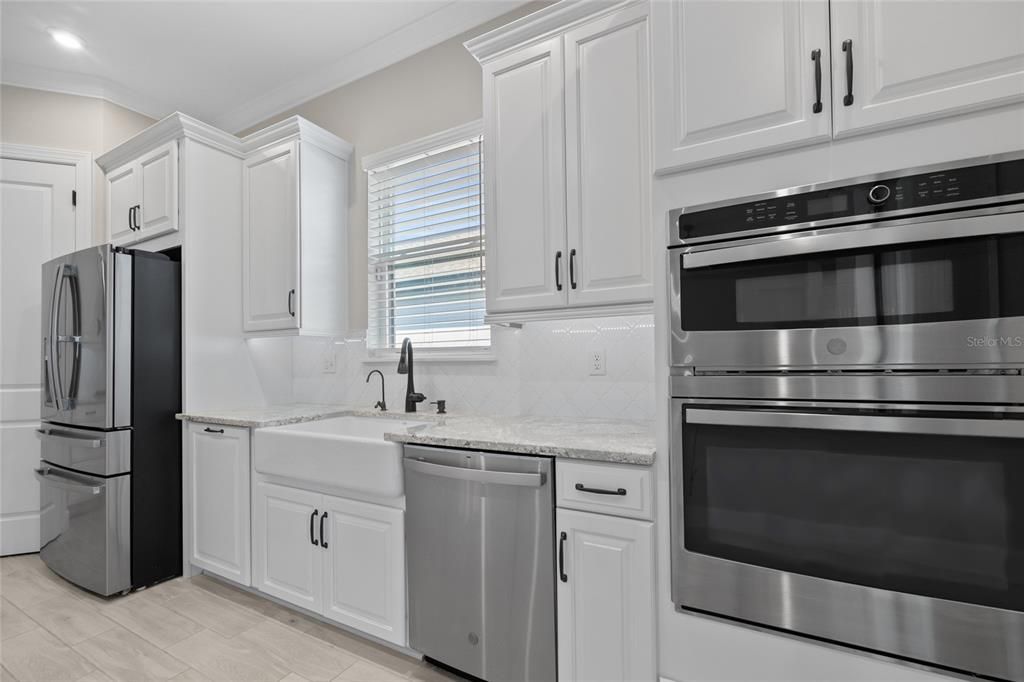 Под контрактом: $630,000 (3 спален, 3 ванн, 2449 Квадратных фут)