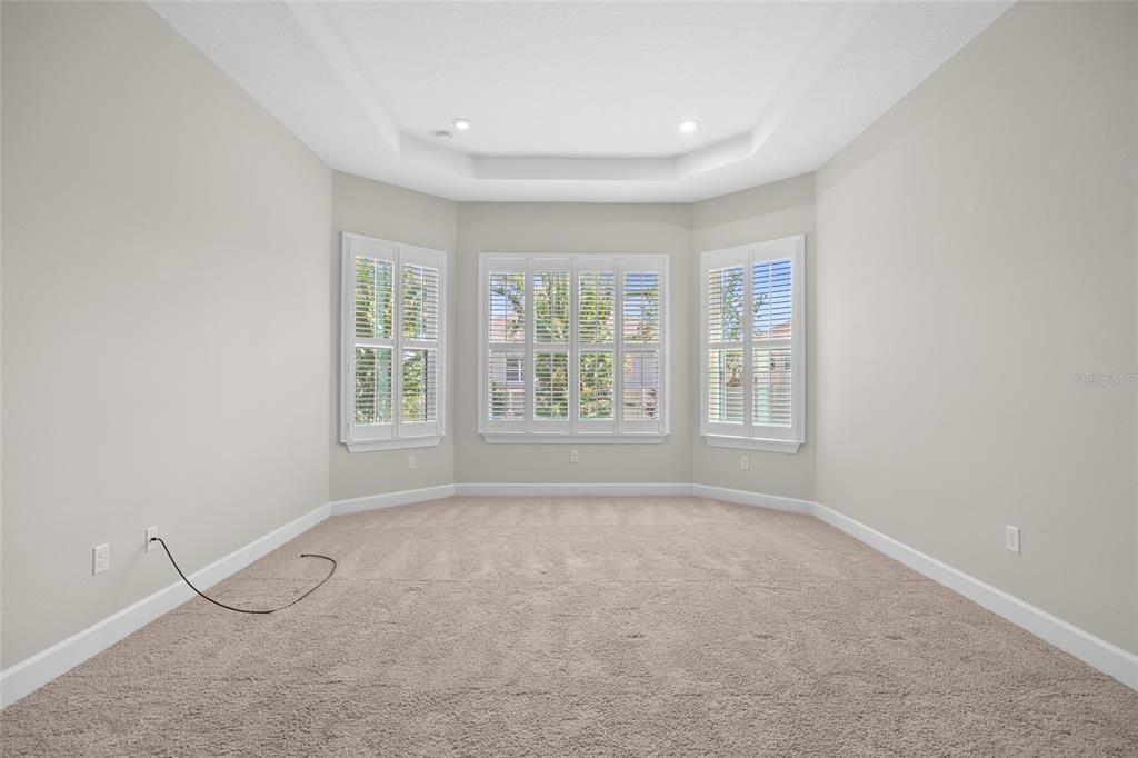 Под контрактом: $630,000 (3 спален, 3 ванн, 2449 Квадратных фут)