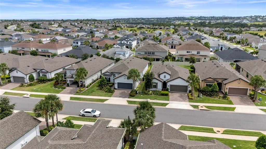 Под контрактом: $630,000 (3 спален, 3 ванн, 2449 Квадратных фут)