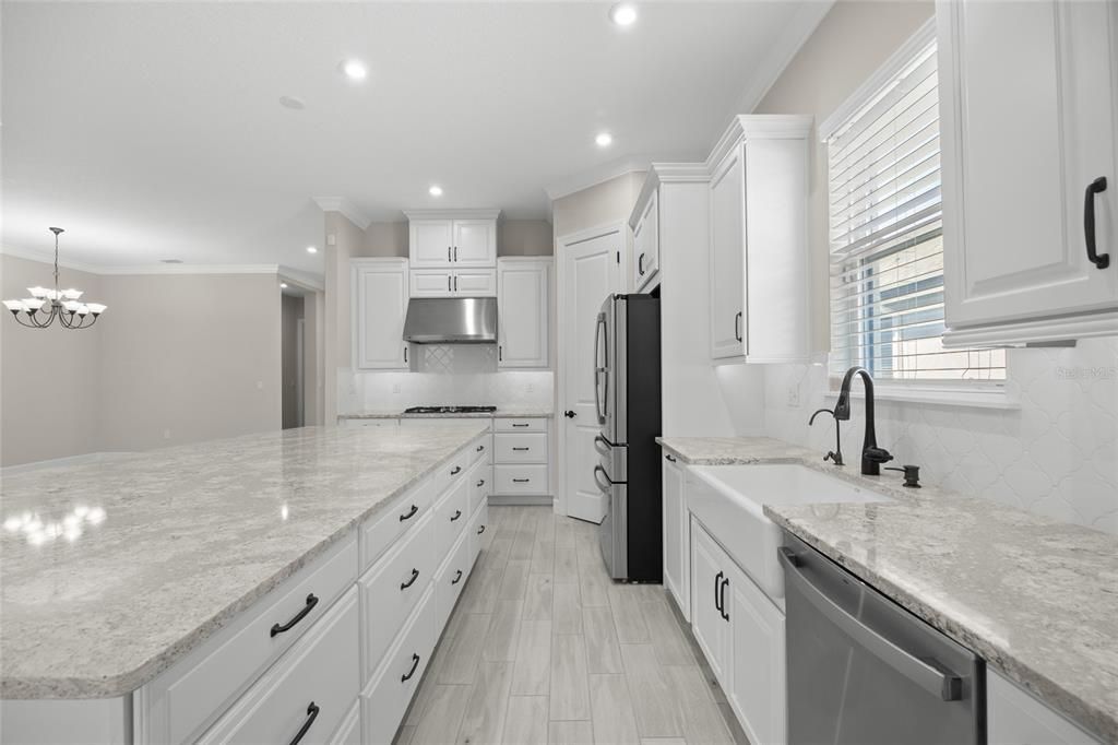 Под контрактом: $630,000 (3 спален, 3 ванн, 2449 Квадратных фут)