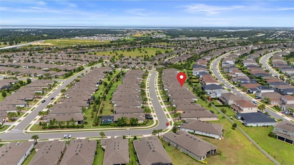 Под контрактом: $630,000 (3 спален, 3 ванн, 2449 Квадратных фут)