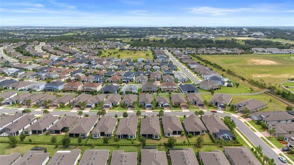 Под контрактом: $630,000 (3 спален, 3 ванн, 2449 Квадратных фут)