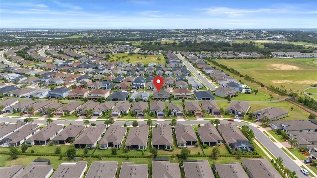 Под контрактом: $630,000 (3 спален, 3 ванн, 2449 Квадратных фут)