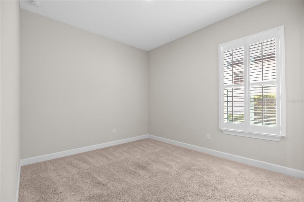 Под контрактом: $630,000 (3 спален, 3 ванн, 2449 Квадратных фут)