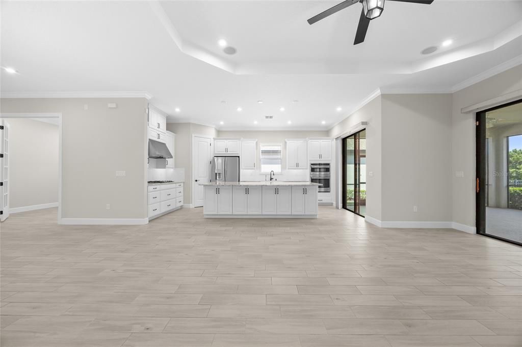 Под контрактом: $630,000 (3 спален, 3 ванн, 2449 Квадратных фут)