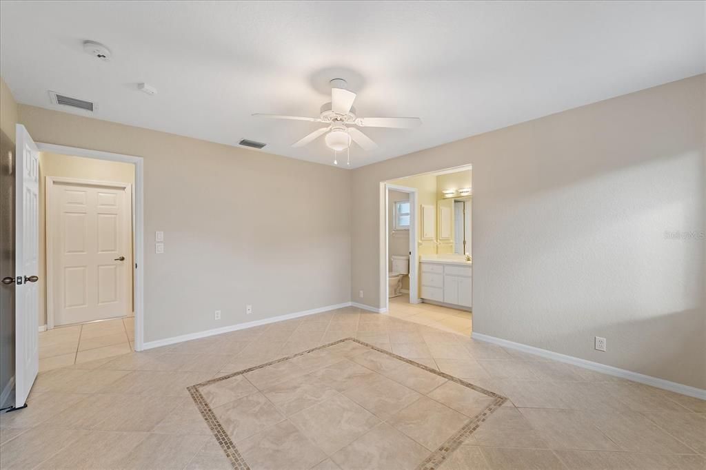 Active With Contract: $280,000 (2 beds, 2 baths, 1660 Square Feet)