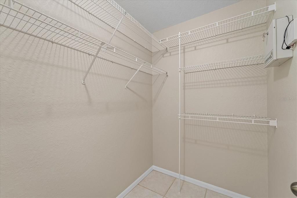 Active With Contract: $280,000 (2 beds, 2 baths, 1660 Square Feet)