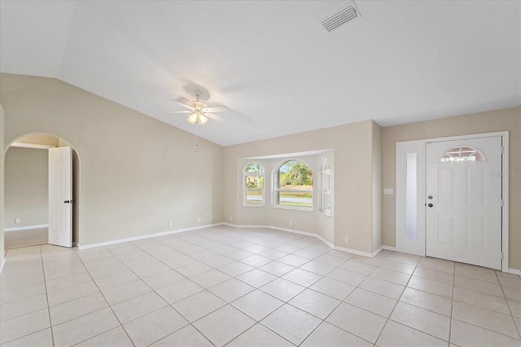 Active With Contract: $280,000 (2 beds, 2 baths, 1660 Square Feet)