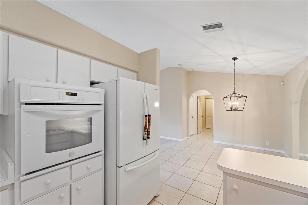 Active With Contract: $280,000 (2 beds, 2 baths, 1660 Square Feet)